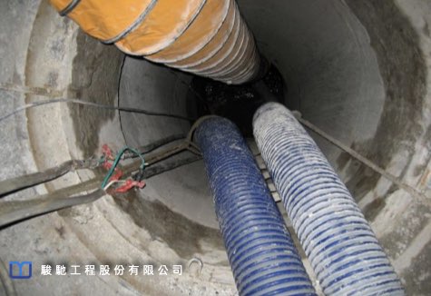 污水泵導流降低受損幹管內水位高度，減少汙水流出造成環境及RPC幹管受損斷面受到過度污染