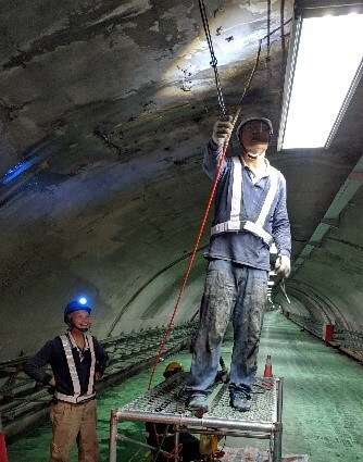 施工中